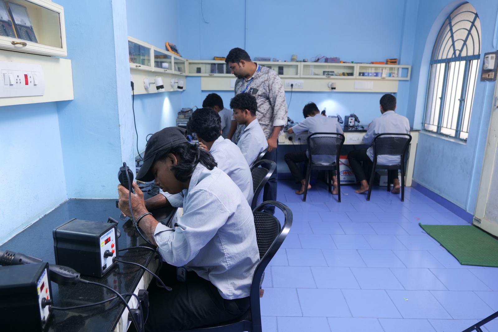 Students working in lab at ETC campus